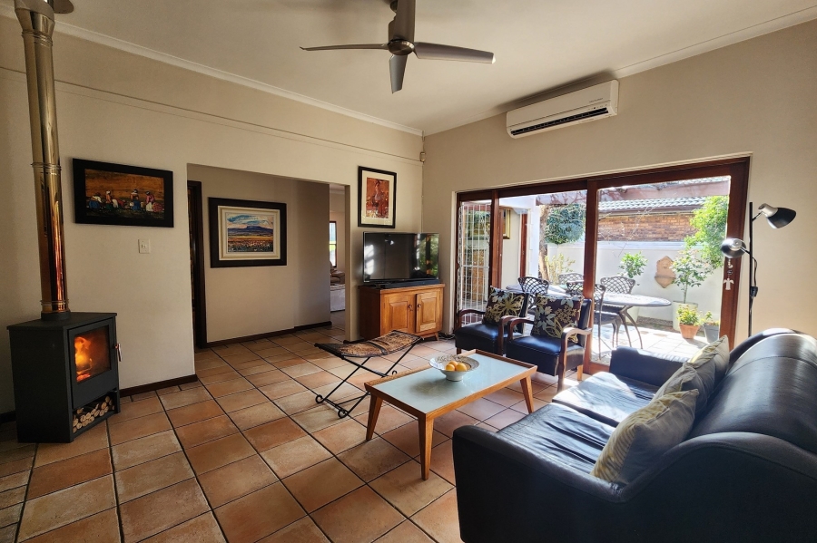 4 Bedroom Property for Sale in Panorama Western Cape